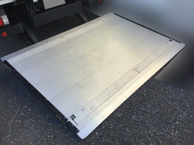 日野デュトロアルミバン小型（2t・3t）[写真11]