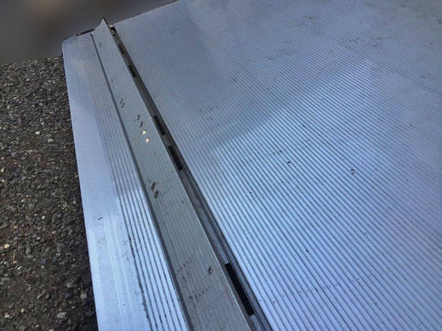 日野デュトロアルミバン小型（2t・3t）[写真12]