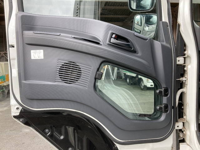 いすゞギガトレーラーヘッド（トラクターヘッド）大型（10t）[写真23]