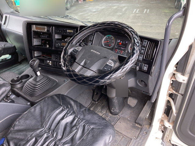 いすゞギガトレーラーヘッド（トラクターヘッド）大型（10t）[写真28]