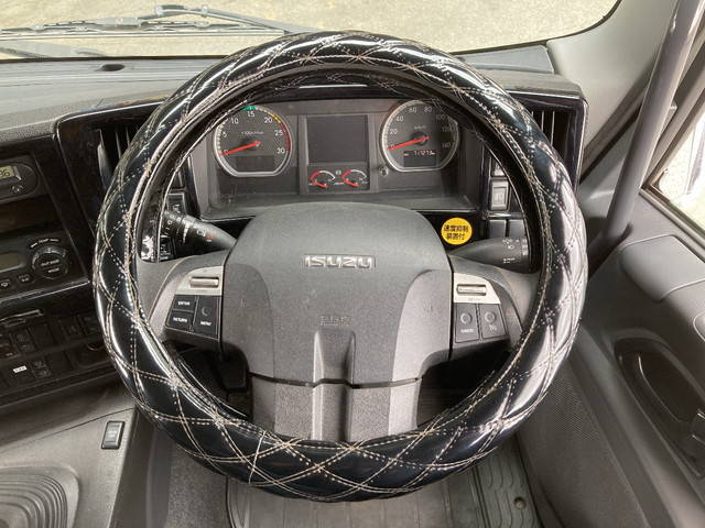 いすゞギガトレーラーヘッド（トラクターヘッド）大型（10t）[写真31]