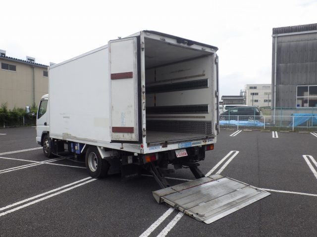 三菱ふそうキャンター冷凍車（冷蔵車）小型（2t・3t）[写真02]