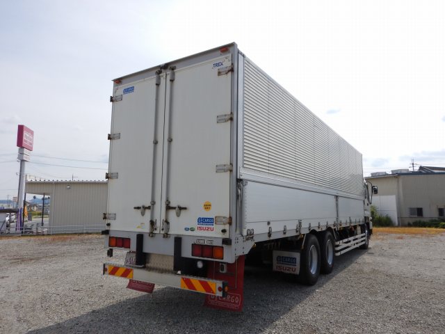 いすゞギガアルミウイング大型（10t）[写真02]