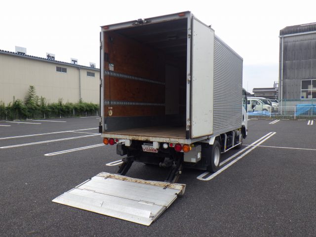 いすゞエルフアルミバン小型（2t・3t）[写真02]