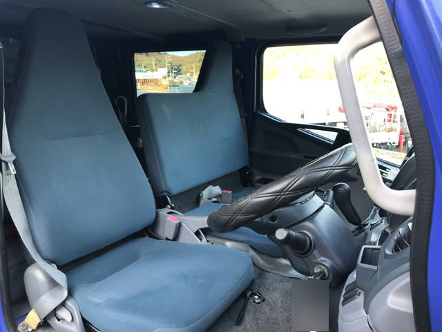 三菱ふそうキャンターガッツダブルキャブ（Wキャブ）小型（2t・3t）[写真19]