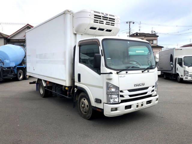 いすゞエルフ冷凍車（冷蔵車）小型（2t・3t）[写真03]