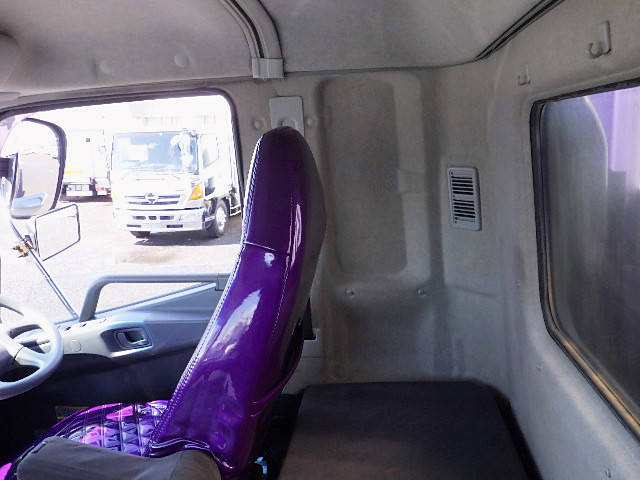 三菱ふそうファイターアルミブロック中型（4t）[写真18]