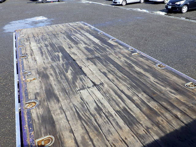 三菱ふそうファイターアルミブロック中型（4t）[写真34]