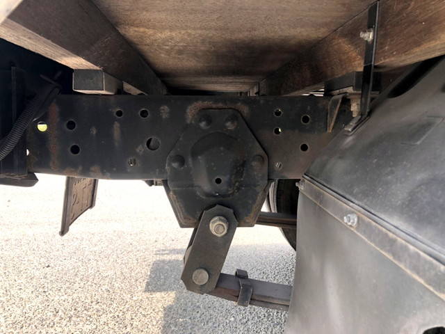 いすゞエルフ平ボディ小型（2t・3t）[写真12]