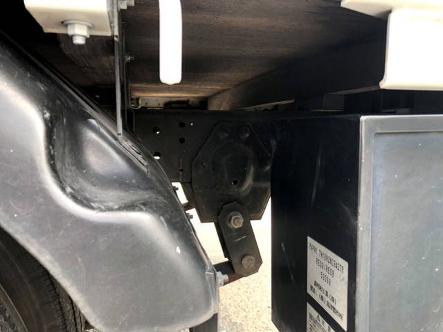 いすゞエルフ平ボディ小型（2t・3t）[写真14]