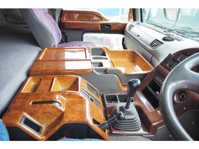 いすゞギガ深ダンプ（土砂禁ダンプ）大型（10t）[写真31]