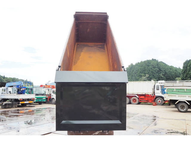 いすゞギガ深ダンプ（土砂禁ダンプ）大型（10t）[写真08]