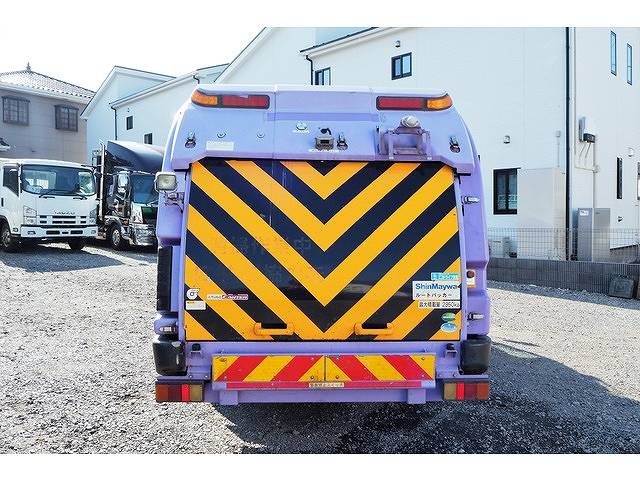 三菱ふそうキャンターパッカー車（塵芥車）小型（2t・3t）[写真04]