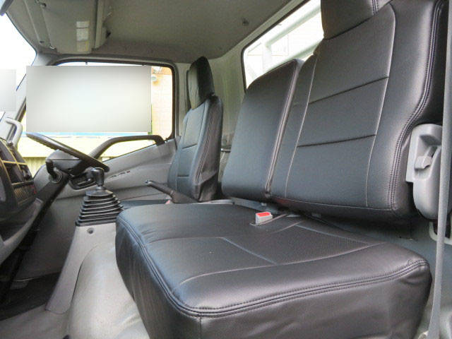 日野デュトロ平ボディ小型（2t・3t）[写真11]