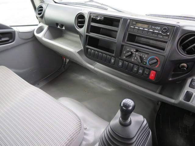 日野デュトロ平ボディ小型（2t・3t）[写真14]