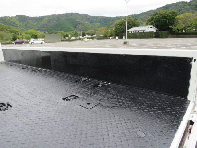 日野デュトロ平ボディ小型（2t・3t）[写真24]