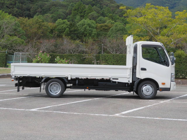 日野デュトロ平ボディ小型（2t・3t）[写真04]