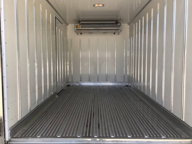 三菱ふそうキャンター冷凍車（冷蔵車）小型（2t・3t）[写真12]