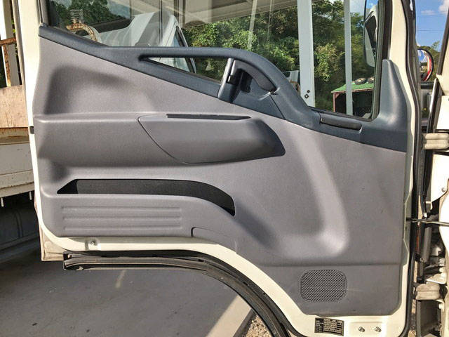 三菱ふそうキャンター冷凍車（冷蔵車）小型（2t・3t）[写真25]