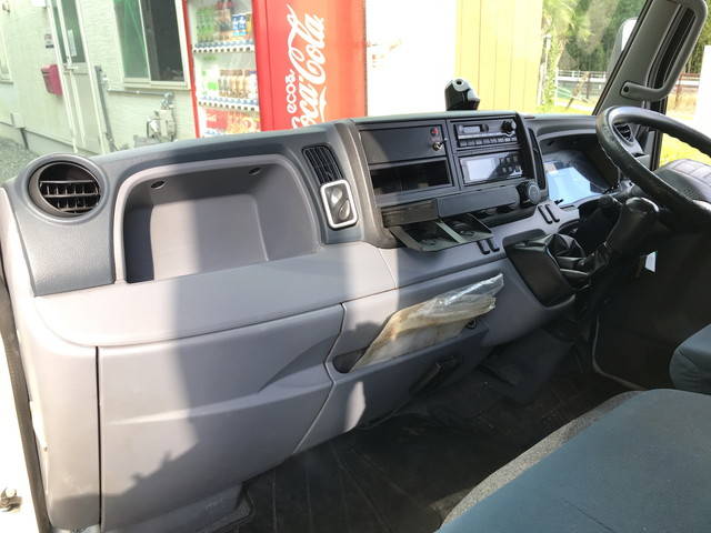 三菱ふそうキャンター冷凍車（冷蔵車）小型（2t・3t）[写真29]