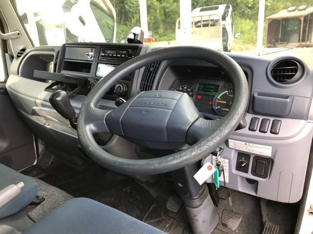 三菱ふそうキャンター冷凍車（冷蔵車）小型（2t・3t）[写真30]