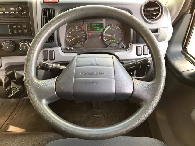 三菱ふそうキャンター冷凍車（冷蔵車）小型（2t・3t）[写真32]