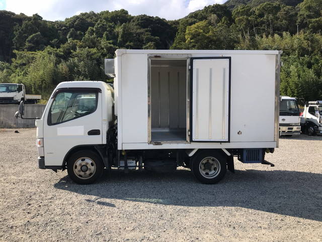 三菱ふそうキャンター冷凍車（冷蔵車）小型（2t・3t）[写真06]