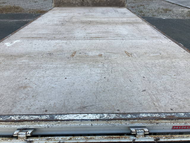 日野デュトロ平ボディ小型（2t・3t）[写真11]