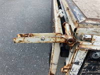 日野デュトロ平ボディ小型（2t・3t）[写真12]