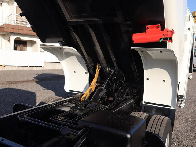 日野デュトロパッカー車（塵芥車）小型（2t・3t）[写真18]