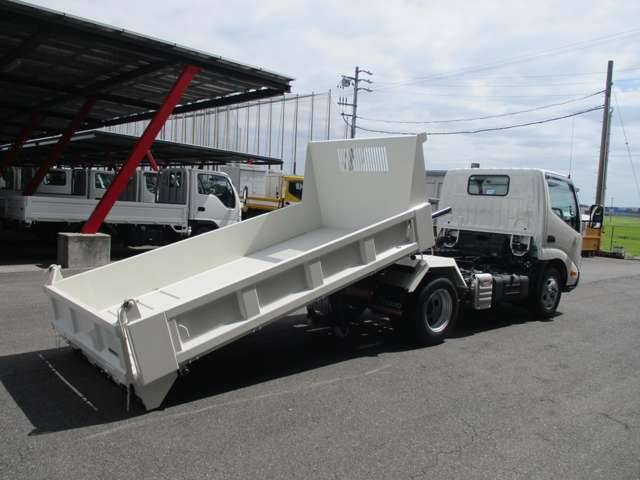 日野デュトロローダーダンプ小型（2t・3t）[写真03]