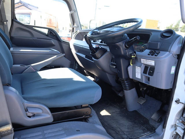 三菱ふそうキャンタークレーン6段小型（2t・3t）[写真30]