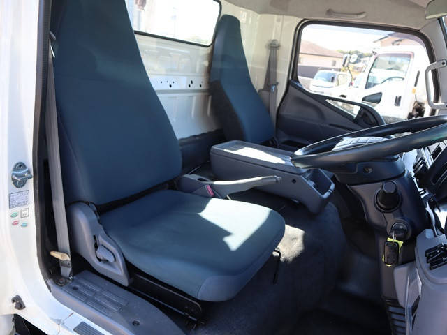 三菱ふそうキャンタークレーン6段小型（2t・3t）[写真31]