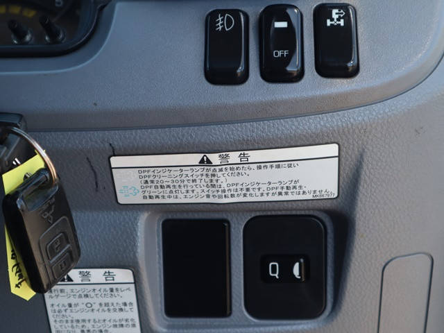 三菱ふそうキャンタークレーン6段小型（2t・3t）[写真38]