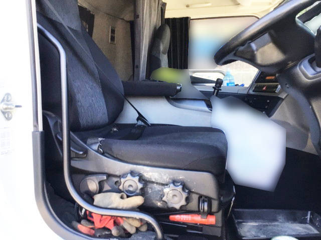 三菱ふそうスーパーグレートセルフクレーン4段大型（10t）[写真29]