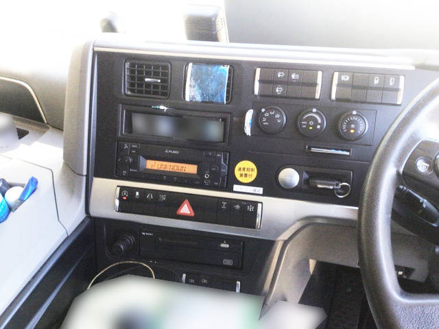 三菱ふそうスーパーグレートセルフクレーン4段大型（10t）[写真32]