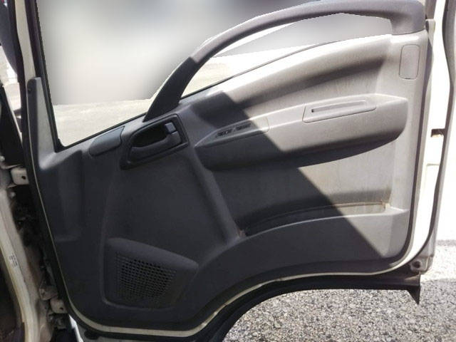 いすゞエルフアルミバン小型（2t・3t）[写真15]