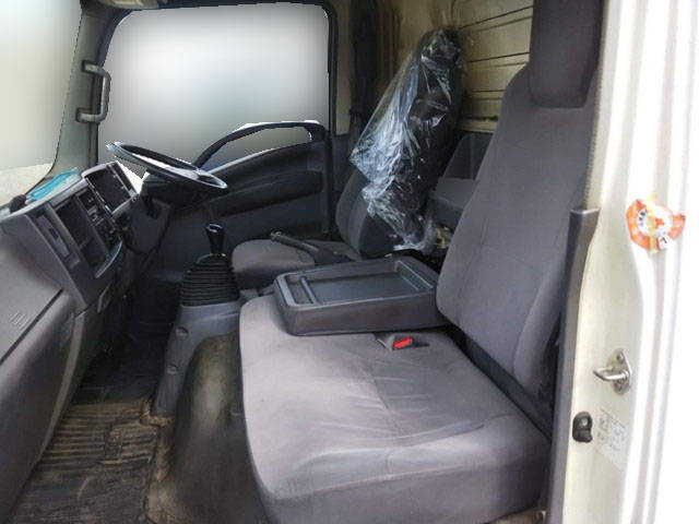 いすゞエルフアルミバン小型（2t・3t）[写真16]