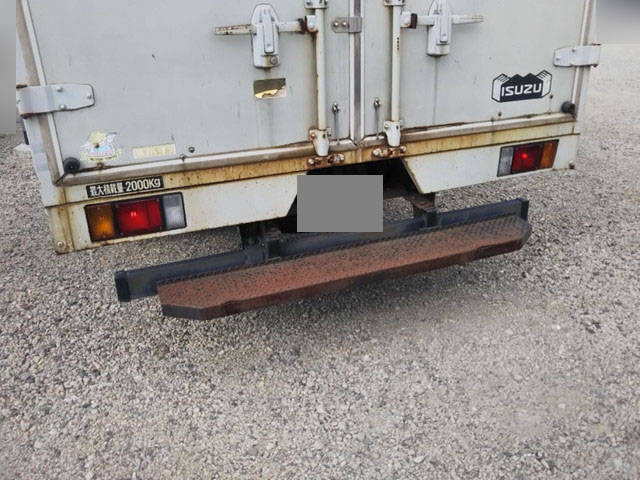 いすゞエルフアルミバン小型（2t・3t）[写真03]
