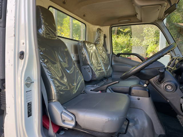 日野デュトロ平ボディ小型（2t・3t）[写真28]