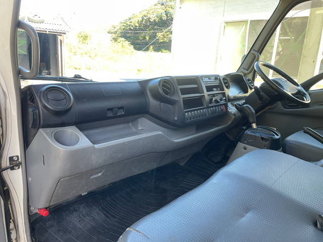 日野デュトロ平ボディ小型（2t・3t）[写真29]