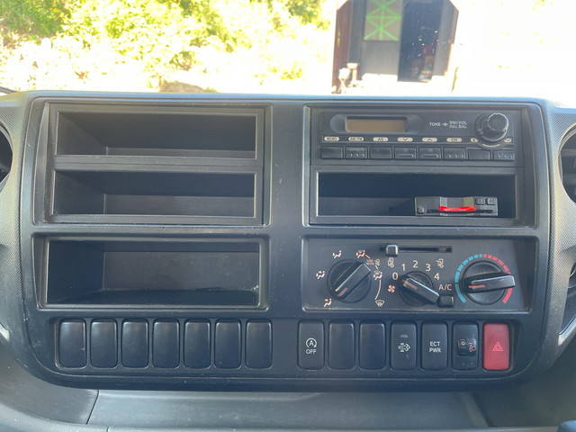 日野デュトロ平ボディ小型（2t・3t）[写真34]