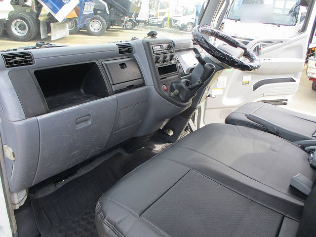 三菱ふそうキャンタークレーン4段小型（2t・3t）[写真08]