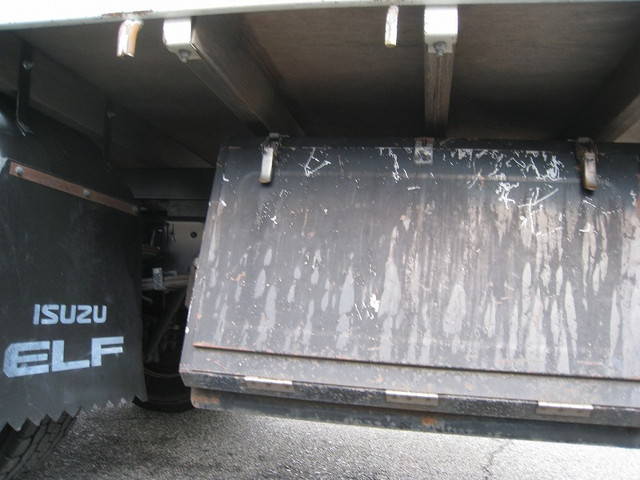 いすゞエルフクレーン4段小型（2t・3t）[写真12]