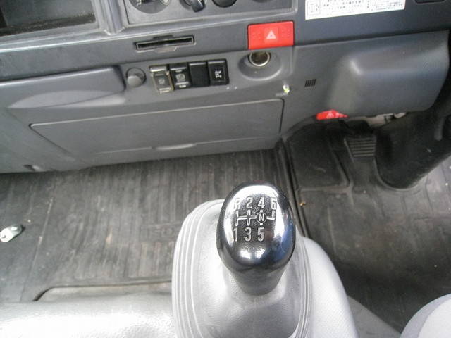 いすゞエルフクレーン4段小型（2t・3t）[写真20]