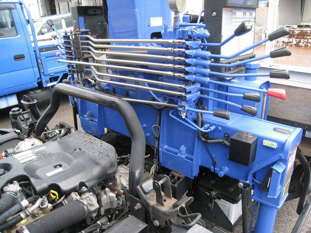 いすゞエルフクレーン4段小型（2t・3t）[写真26]