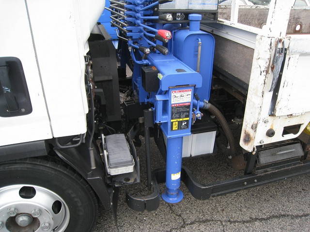 いすゞエルフクレーン4段小型（2t・3t）[写真08]