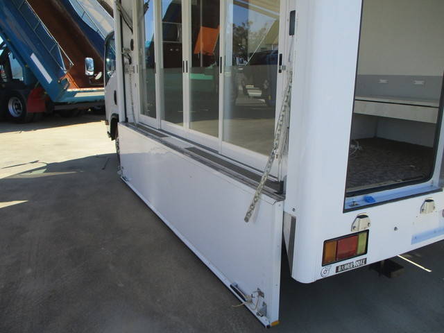 マツダタイタン移動販売車小型（2t・3t）[写真20]