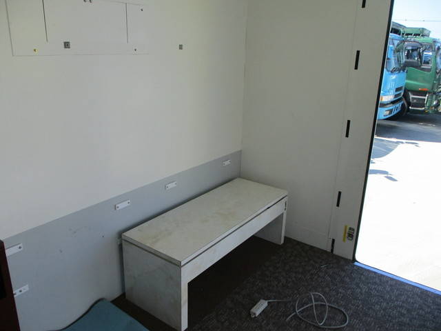 マツダタイタン移動販売車小型（2t・3t）[写真30]