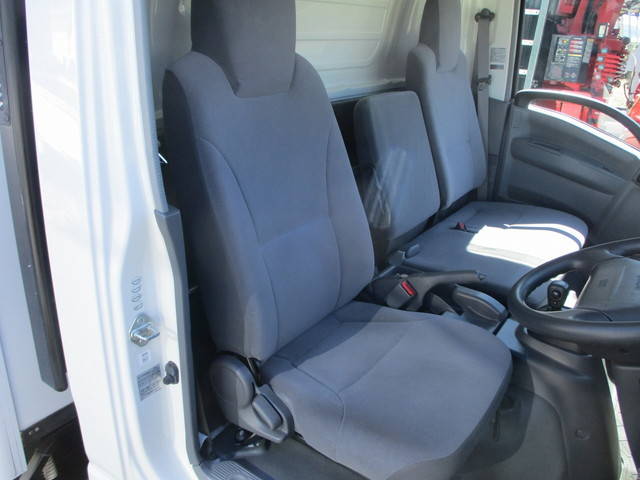 マツダタイタン移動販売車小型（2t・3t）[写真07]